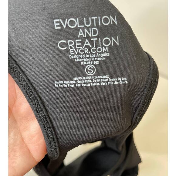 Evolution & Creation Racerback Black Rainbow Snake Print Sports Bra NEW Small - Picture 7 of 9